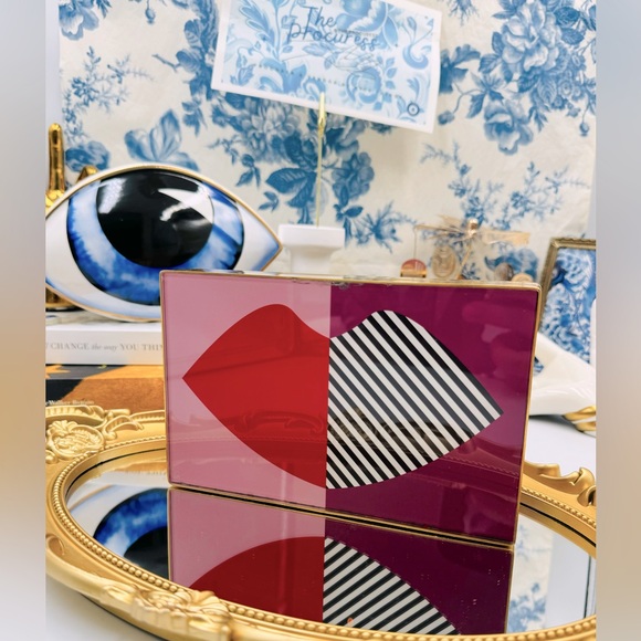 🆕 LULU GUINNESS 🧿 NWOT Olivia Multi 50:50 Stripe Lip Box Clutch Bag *FLAWED* - Picture 2 of 16